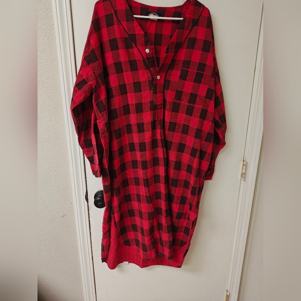 Towncraft Red and Black Checkered Men's Pajamas